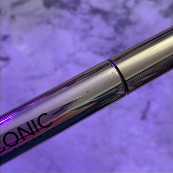 Iconic London Triple Threat Mascara in color Black - Picture 7 of 7